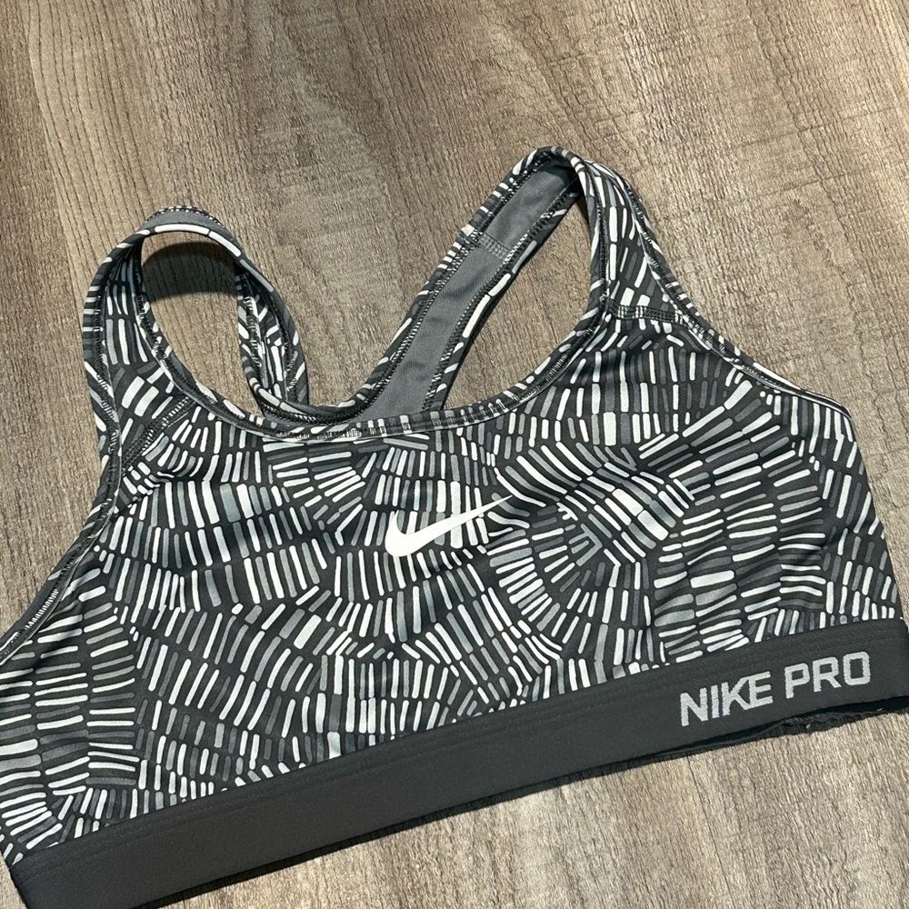 Nike Pro Black and Gray Patterned Sports Bra - Picture 4 of 5